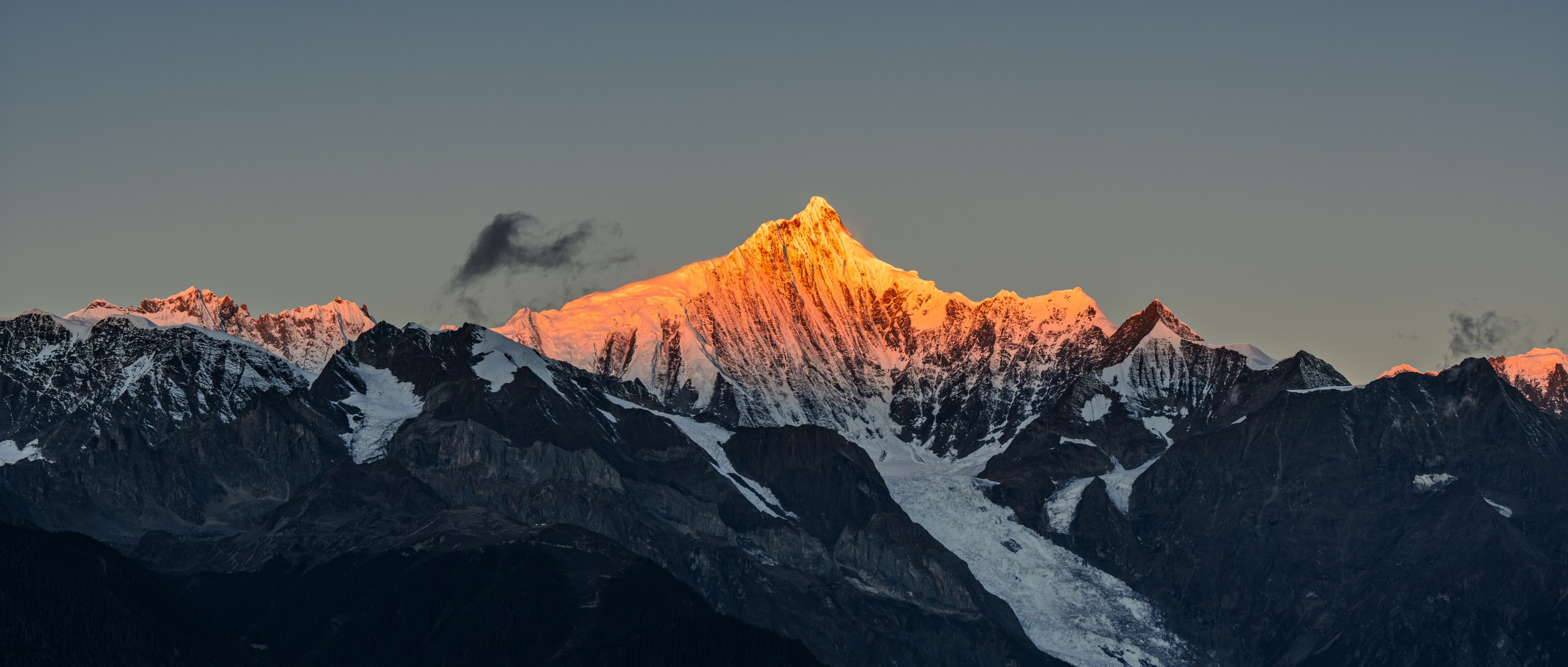 日照金山